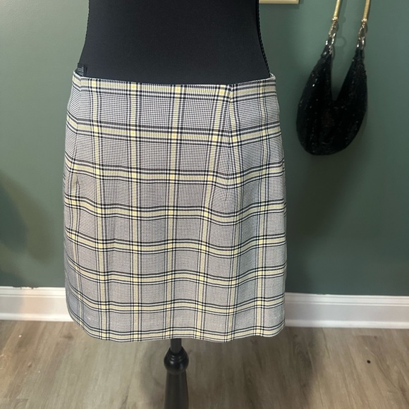 H&M Tan and Black Mini Wrap Skirt size 8 - Picture 3 of 4